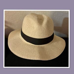 Women Wide Brim Straw Panama Hat  ~ Fedora Beach Sun Hat ~ Size 57 cm (7 1/8”)